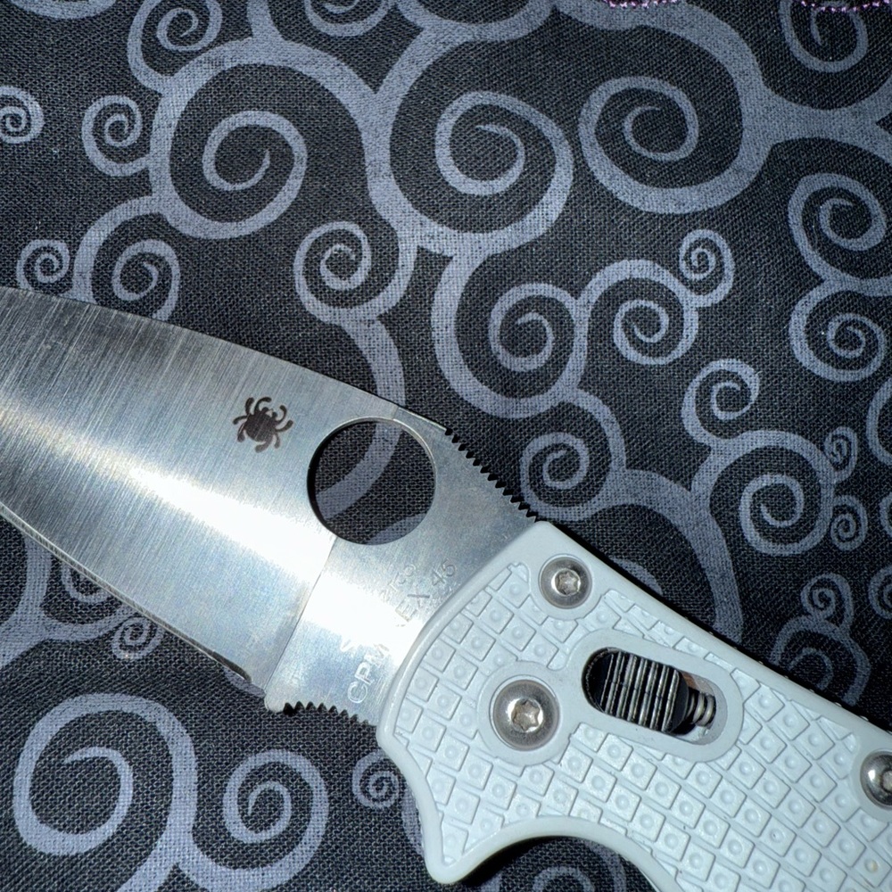 SPYDERCO MANIX 2 WHITE FRN - Picture 6 of 10